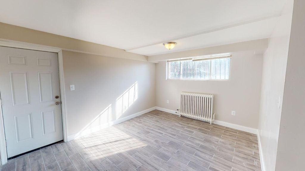 950 Southern Ave SE #B, Washington, DC 20032