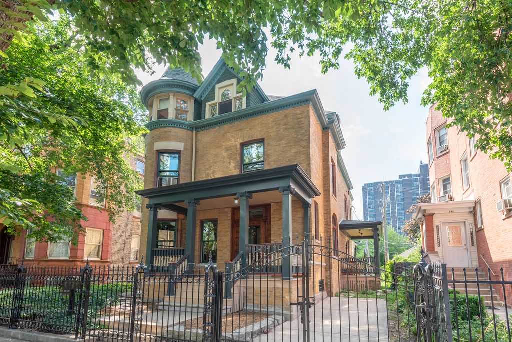 937 W Lakeside Pl, Chicago, IL 60640