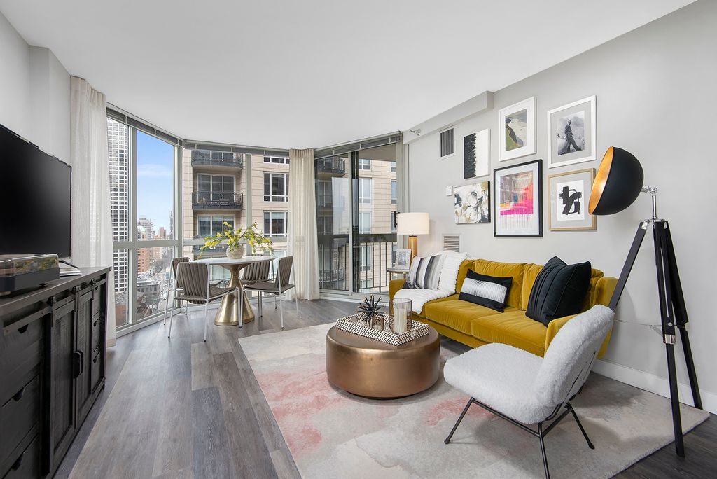 1 E  Delaware Pl #21C, Chicago, IL 60611
