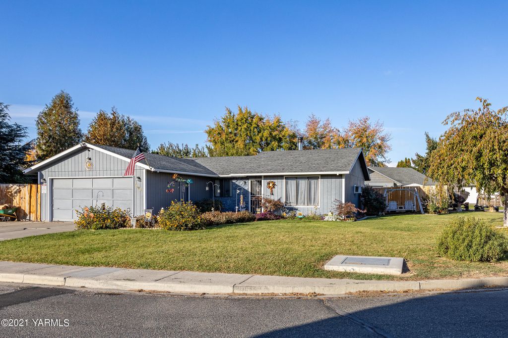 1508 S 70th Ave, Yakima, WA 98908