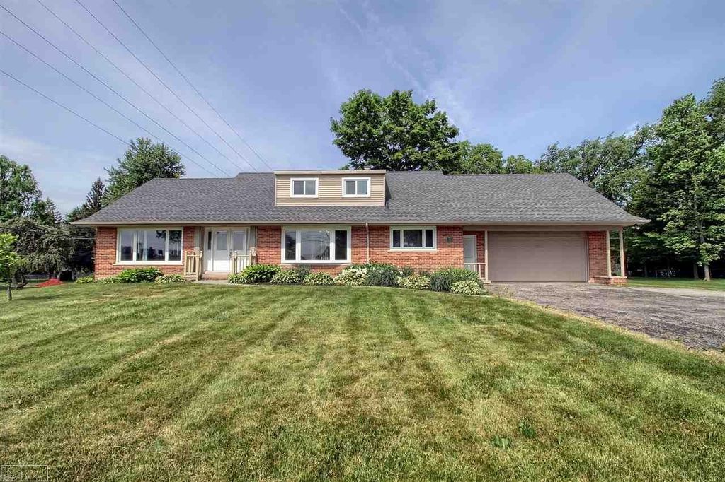 810 S Main St, Almont, MI 48003 Trulia