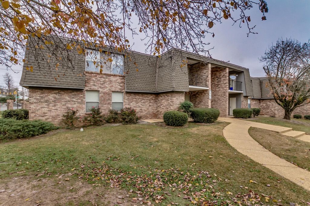 1515 Kicker Rd, Tuscaloosa, AL 35404