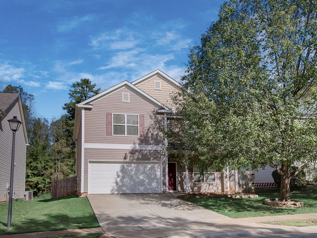 7416 Mary Jo Helms Dr, Charlotte, NC 28215