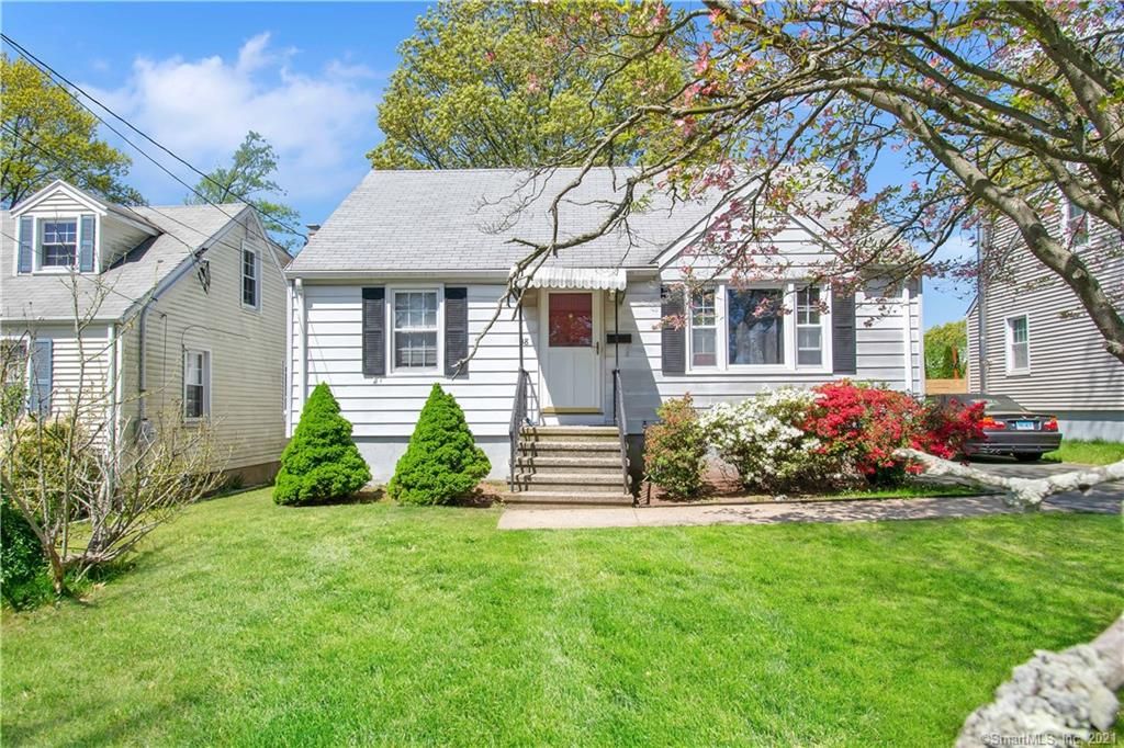 38 Hillside Ave, West Haven, CT 06516