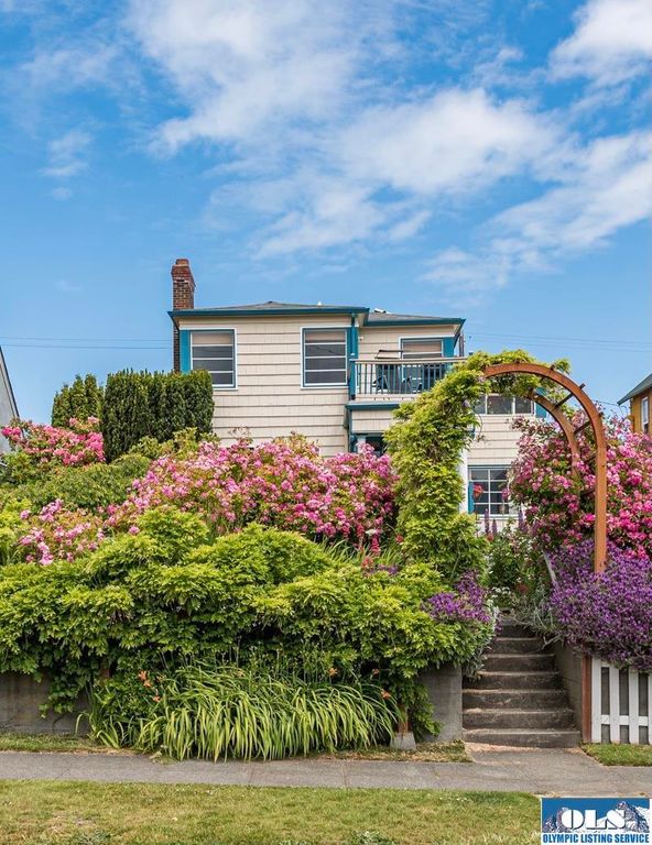 119 E 2nd St, Port Angeles, WA 98362