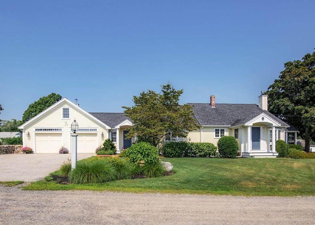 10 Beachview Ln, Ipswich, MA 2 Bed, 3 Bath SingleFamily Home 24