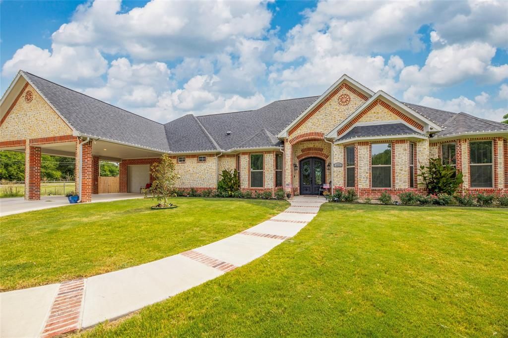 1432 N Joe Wilson Rd, Cedar Hill, TX 75104