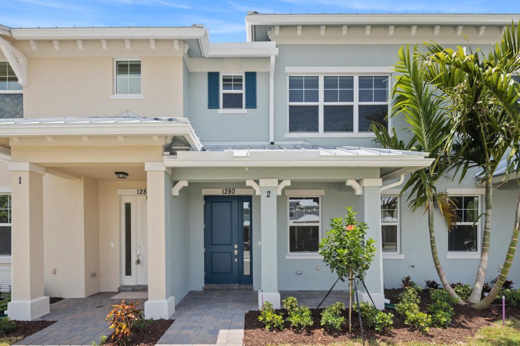 1280 Eucalyptus Dr, Hollywood, FL 33021