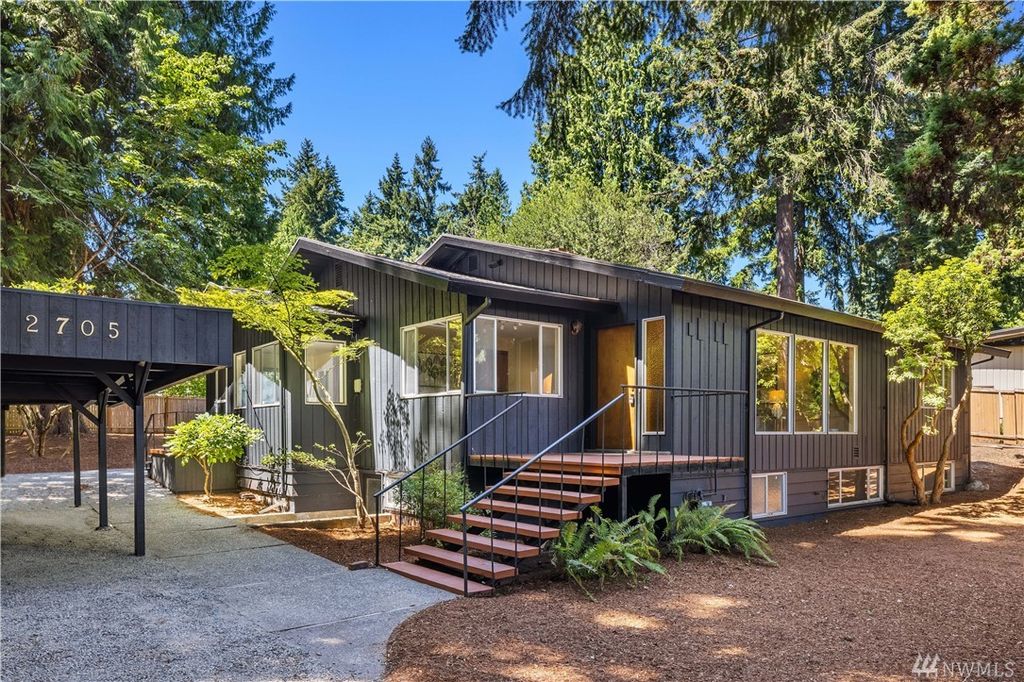 2705 106th Pl SE, Beaux Arts, WA 98004