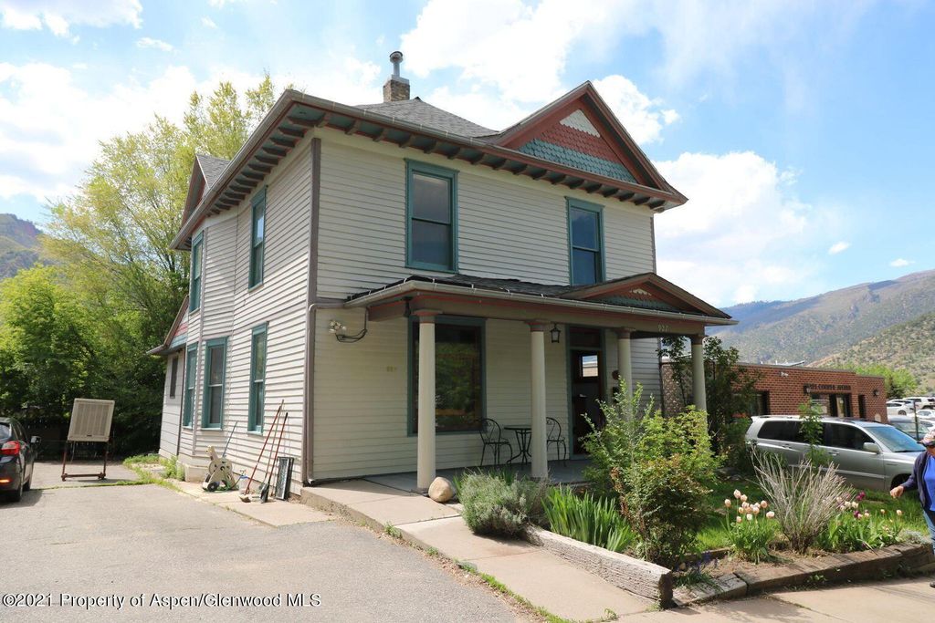927 Cooper Ave, Glenwood Springs, CO 81601