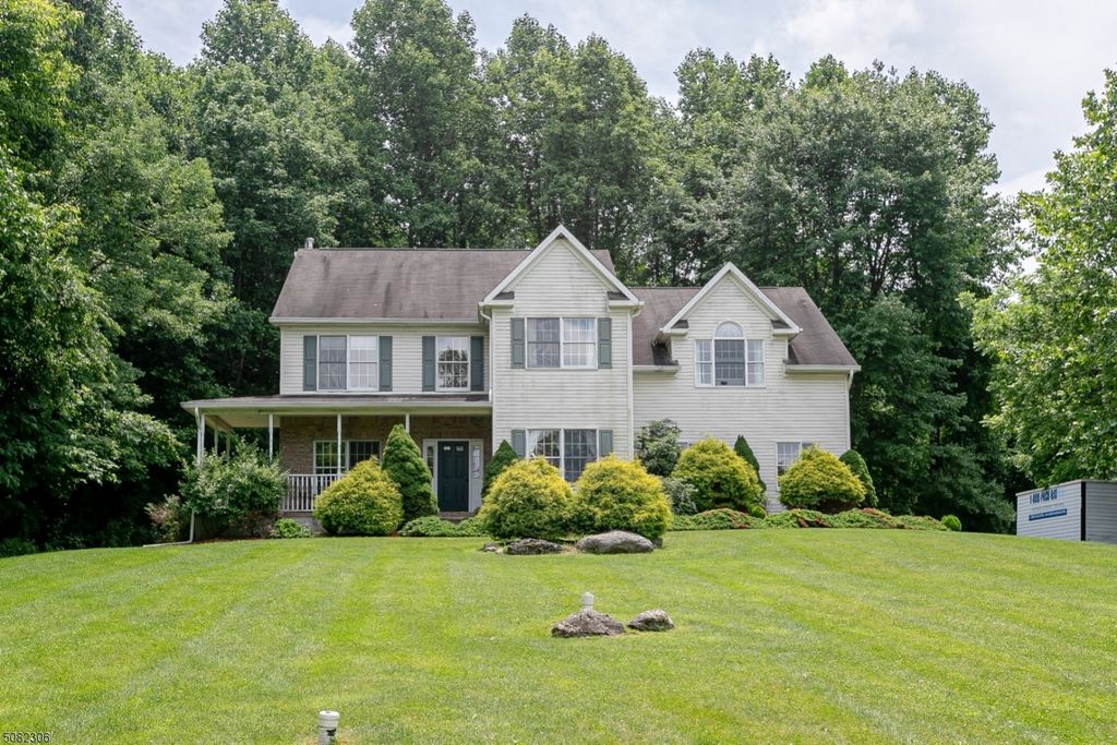 3 Townsbury Rd, Great Meadows, NJ 07838