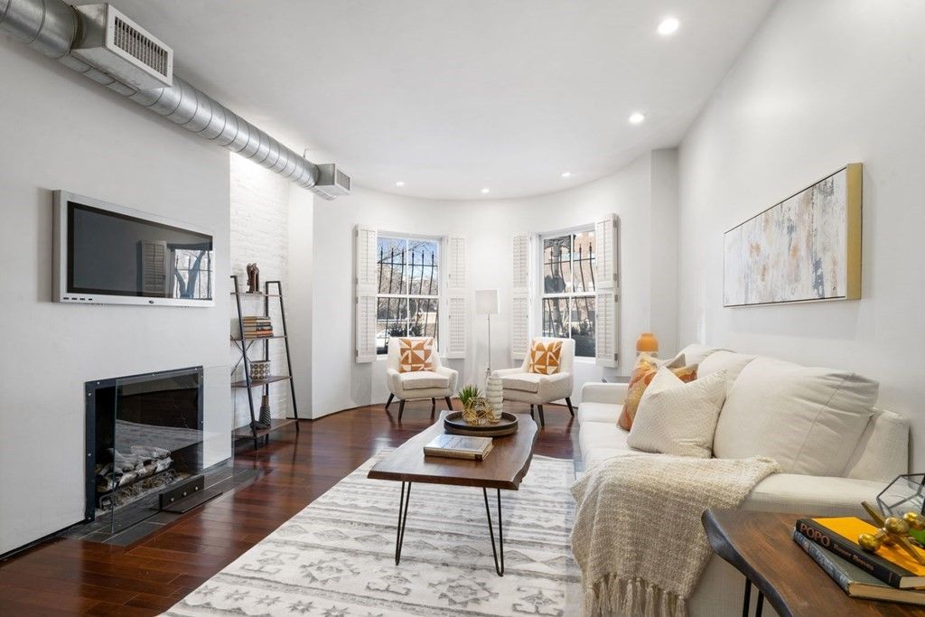 1692 Washington St #2, Boston, MA 02118