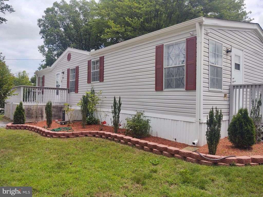 9500 Eugenia Park St, Capitol Heights, MD 20743