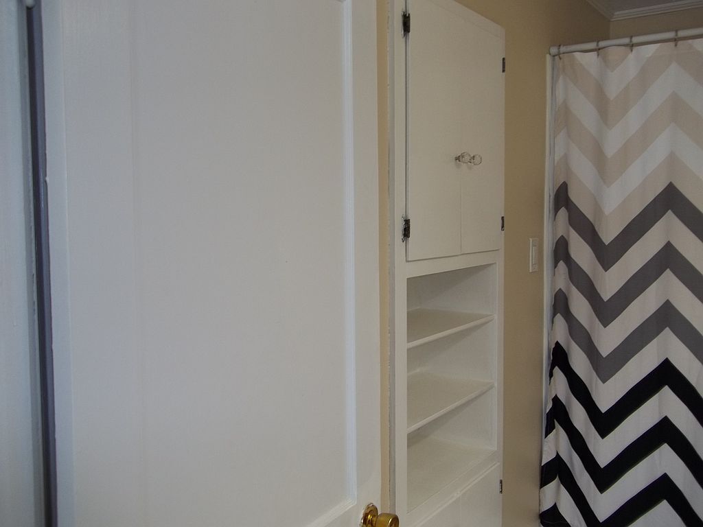 Built-in Cabinet & shelves
