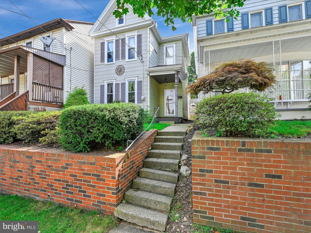 224 N Warren St, Orwigsburg, PA 17961