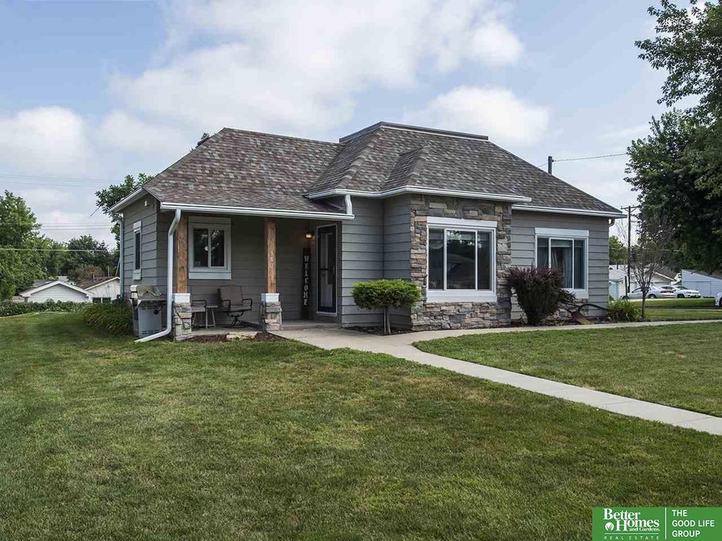 380 Main St, Springfield, NE 3 Bed, 1 Bath SingleFamily Home Trulia