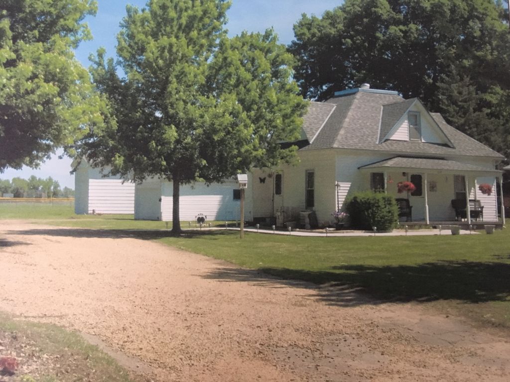214 W 10th Ave, Belle Plaine, KS 67013 Trulia