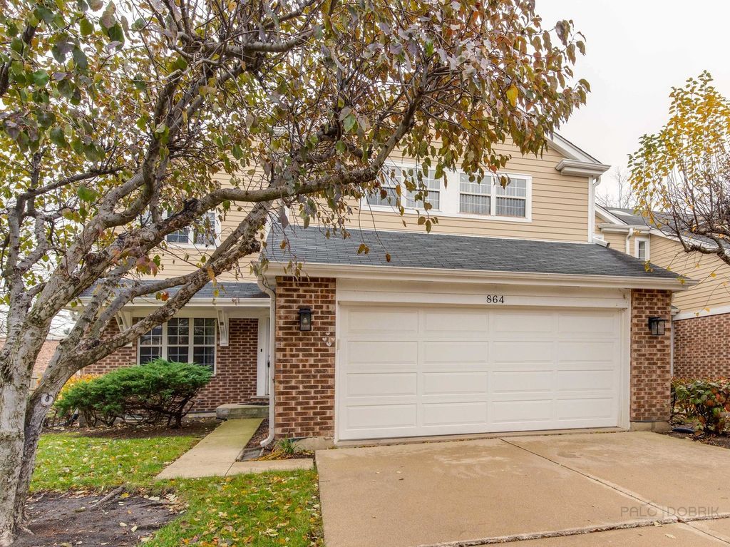 864 Winchester Ln, Northbrook, IL 60062