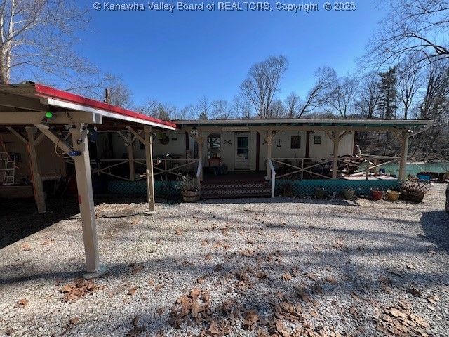 288 Strawberry Rd, Saint Albans, WV 25177