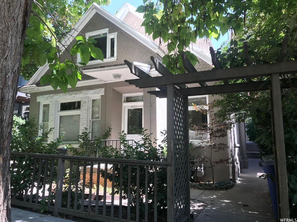 206 N Canyon Rd #1, Salt Lake City, UT 84103