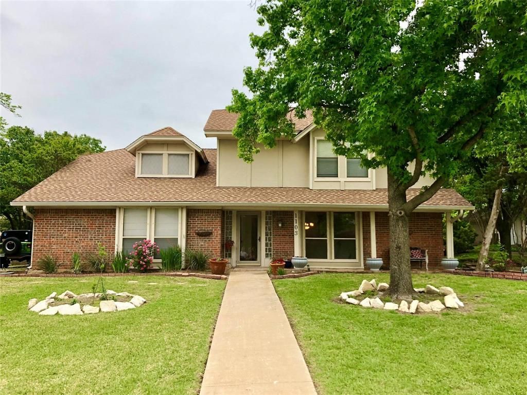 1103 Portland Dr, Roanoke, TX 76262
