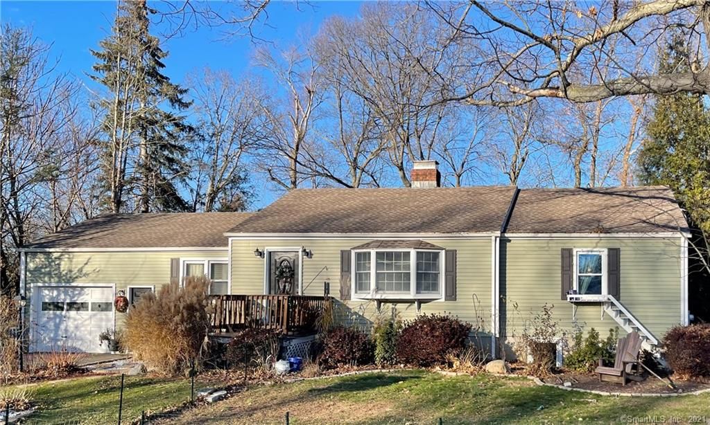 113 Sunnyside Ct, Milford, CT 06460