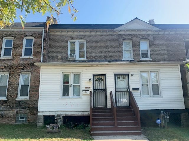 10521 S Corliss Ave, Chicago, IL 60628