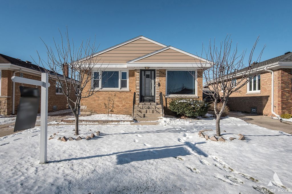 4444 N Overhill Ave, Harwood Heights, IL 60706