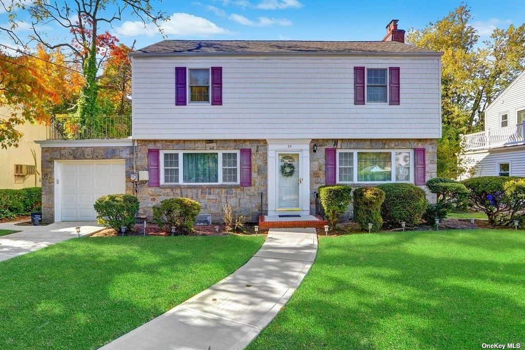 25 Doris Pl Malverne Ny 11565 Mls 3336313 Trulia