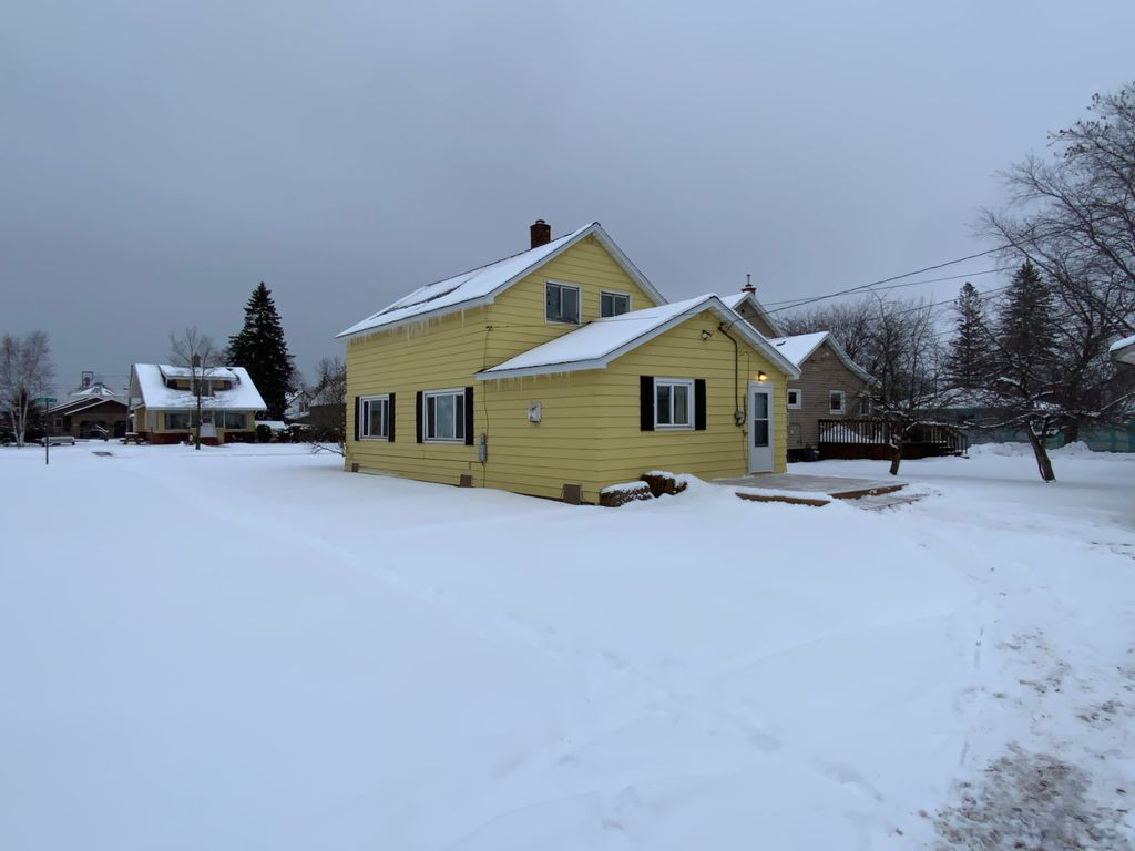 2002 E 3rd St, Superior, WI 54880 Trulia