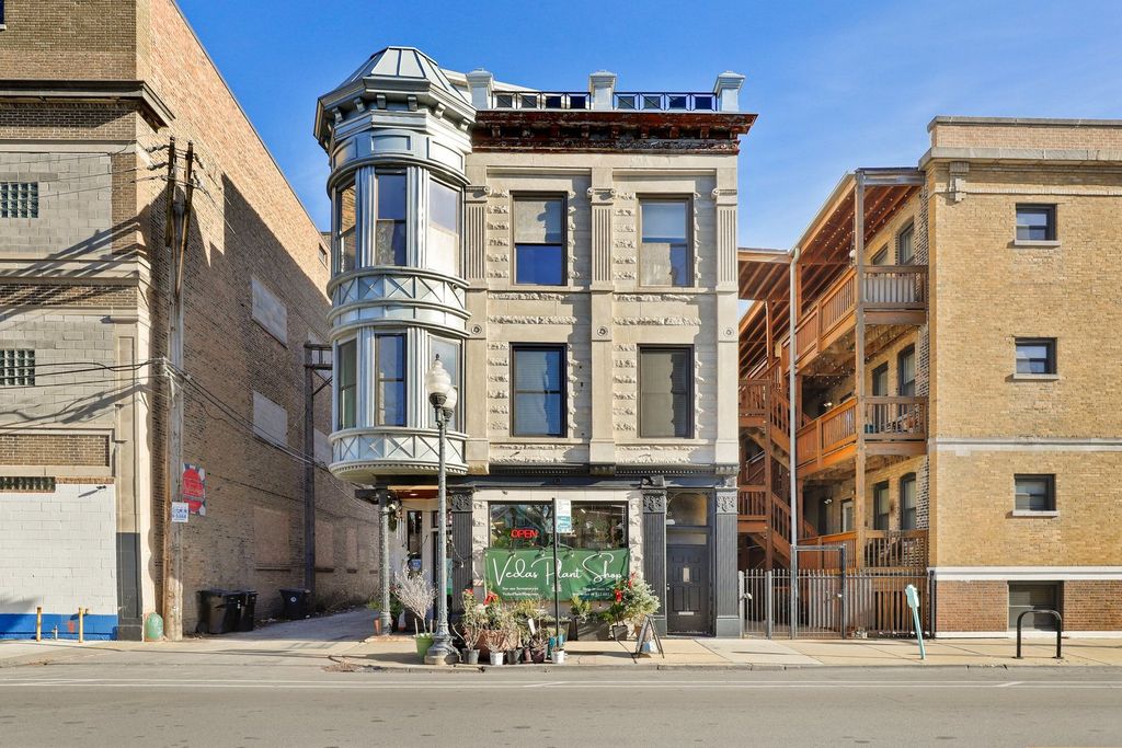 3907 N Damen Ave #3, Chicago, IL 60618