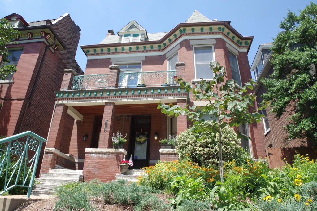3431 Pestalozzi St, Saint Louis, MO 63118