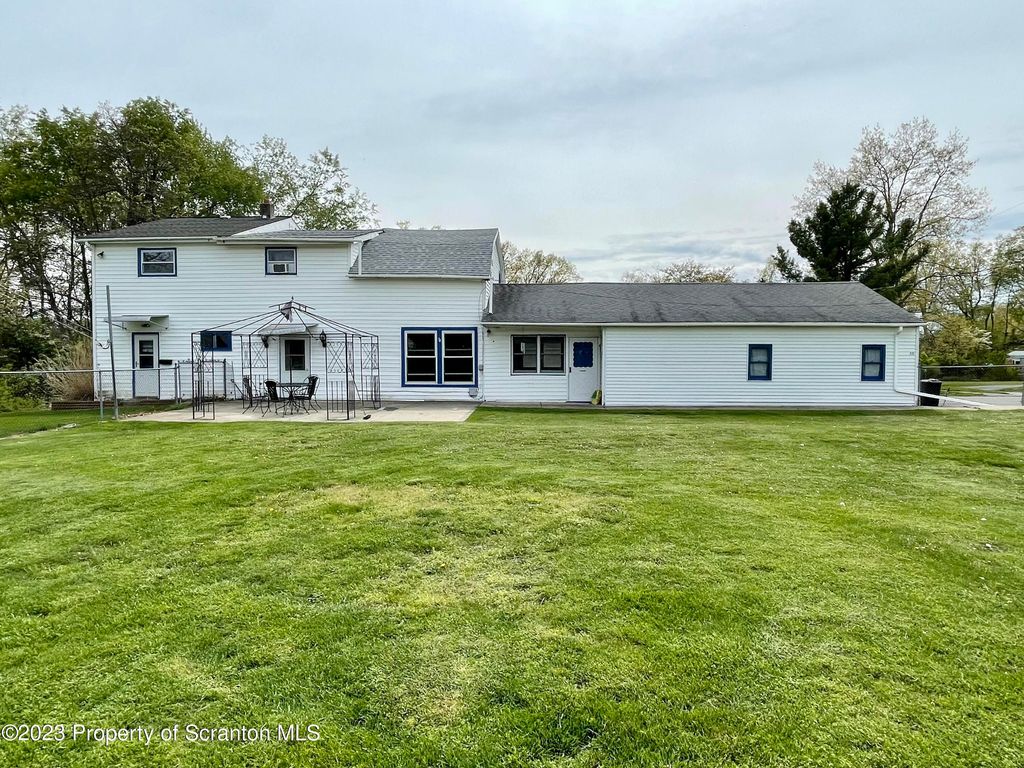 513 Melrose Ave, Clarks Summit, PA 18411