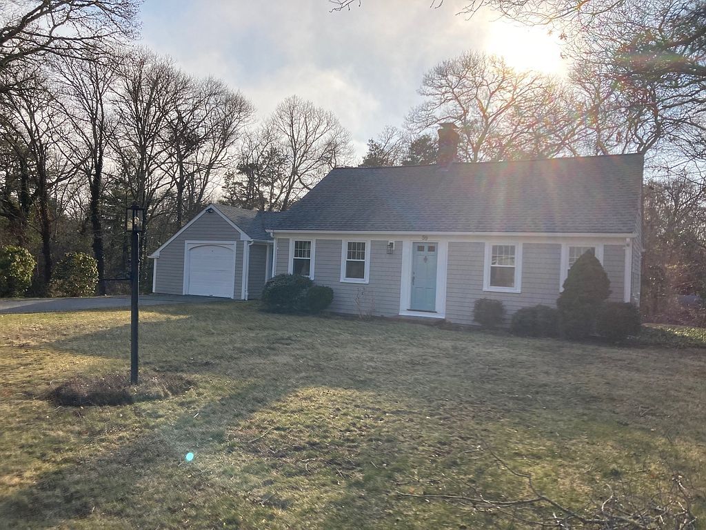 59 Pond View Dr, Centerville, MA 02632