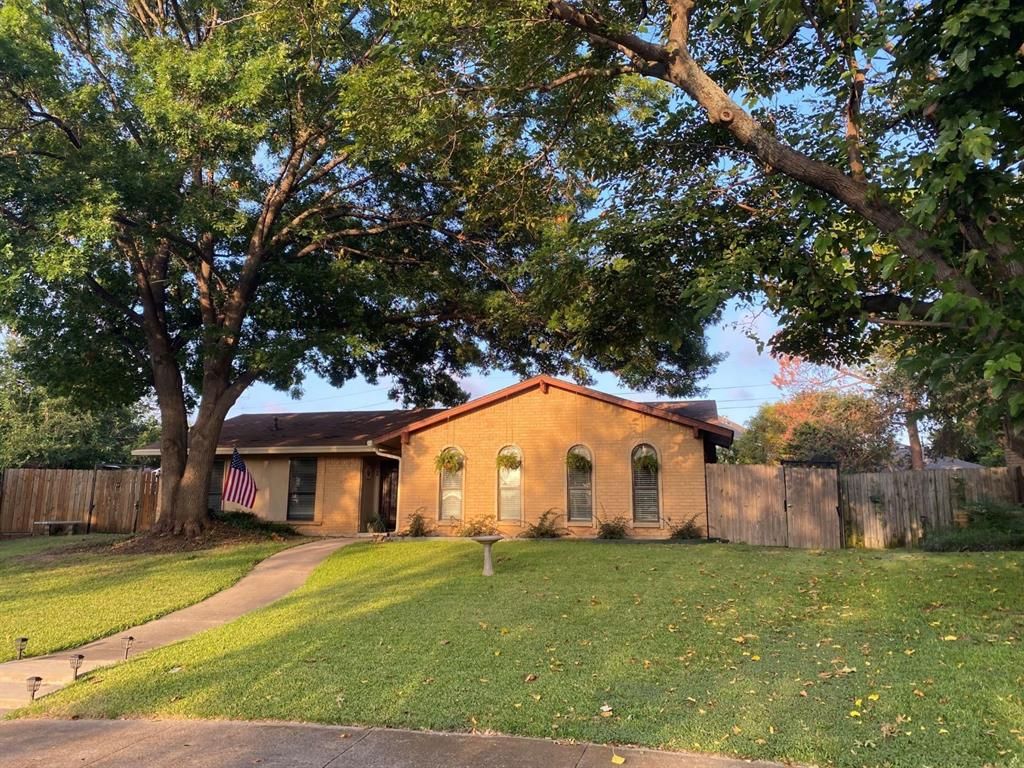 1458 Dogwood Trl, Lewisville, TX 75067