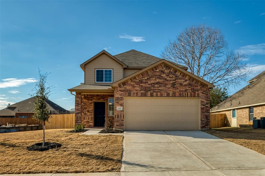 1205 Copper Dr, Desoto, TX 75115