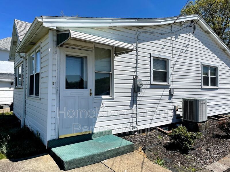 50 5th St, Meadow Lands, PA 15347