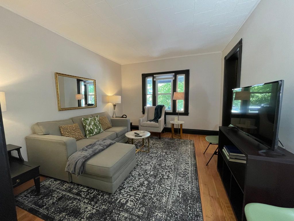 29 Livingston St #1A, Buffalo, NY 14213