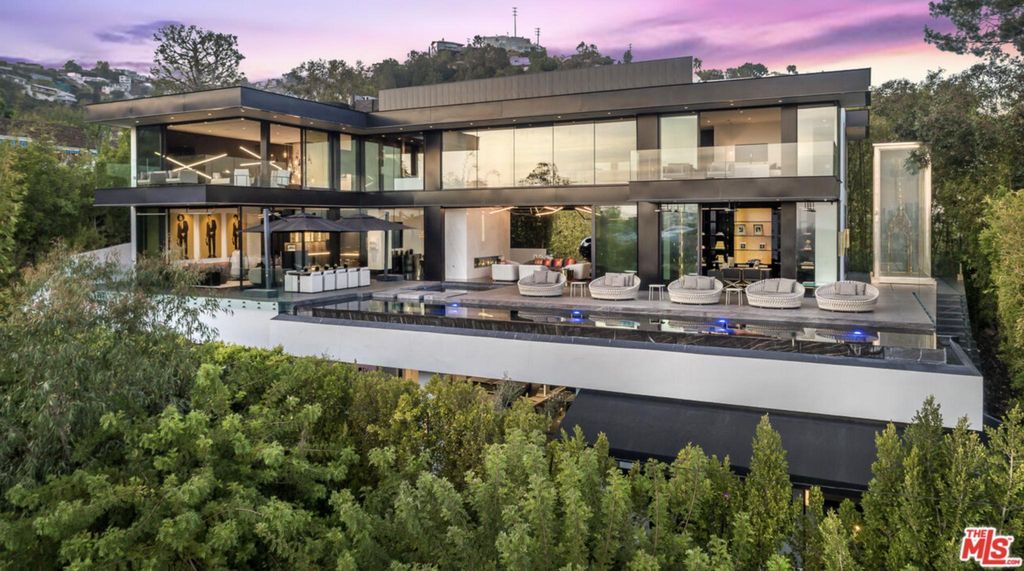 1369 Londonderry Pl, Los Angeles, CA 90069