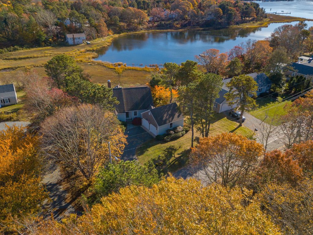 34 Cove Rd, South Dennis, MA 02660