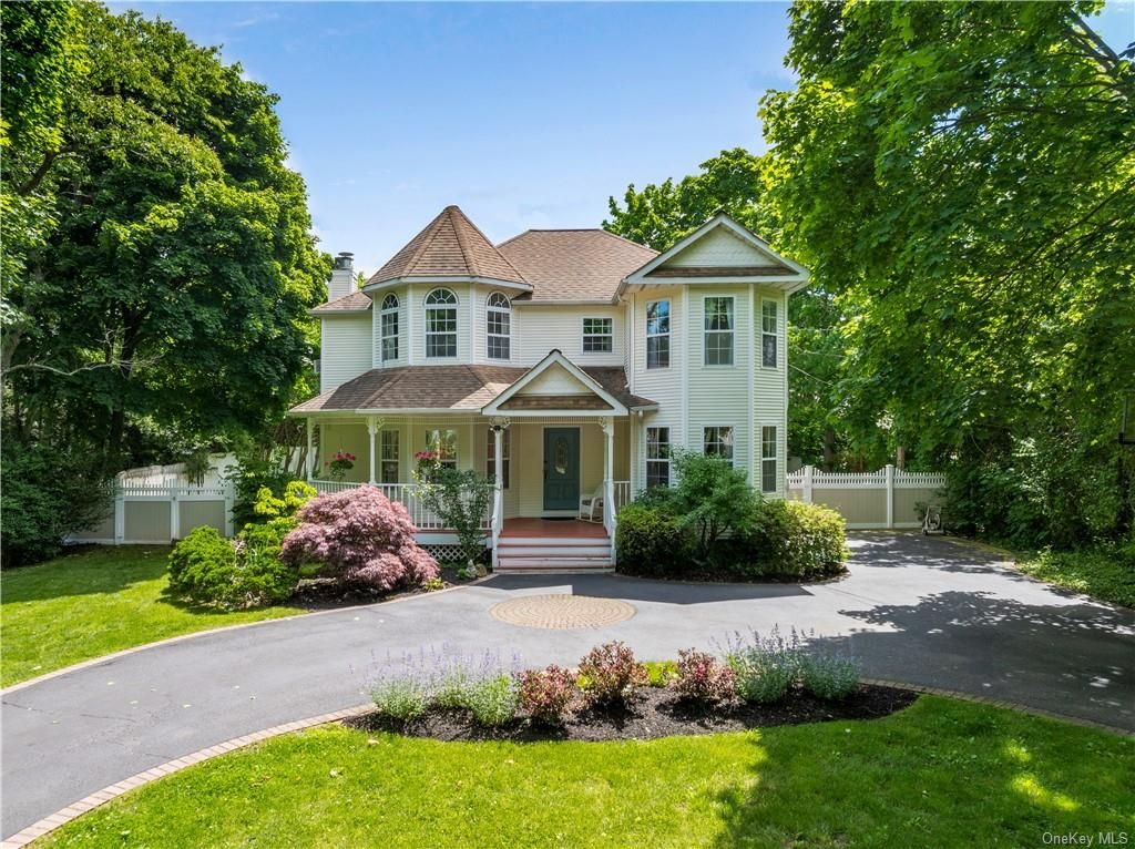 66 Old East Neck Road, Melville, NY 11747 SingleFamily Home for Sale