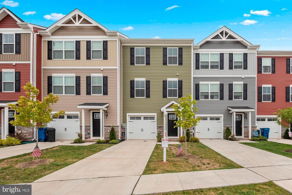 305 Crimson Ave, Taneytown, MD 21787