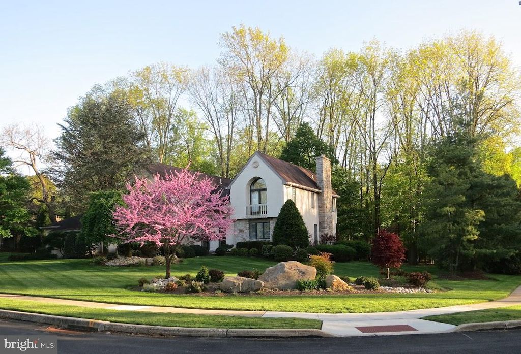 101 Jem Dr, Maple Glen, PA 19002