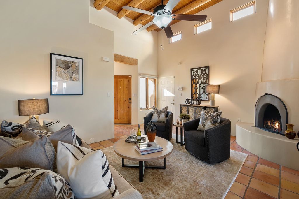 3228 La Paz Ln, Santa Fe, NM 87507