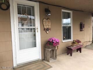 1262 Pulaski Ave, Coal Township, PA 17866