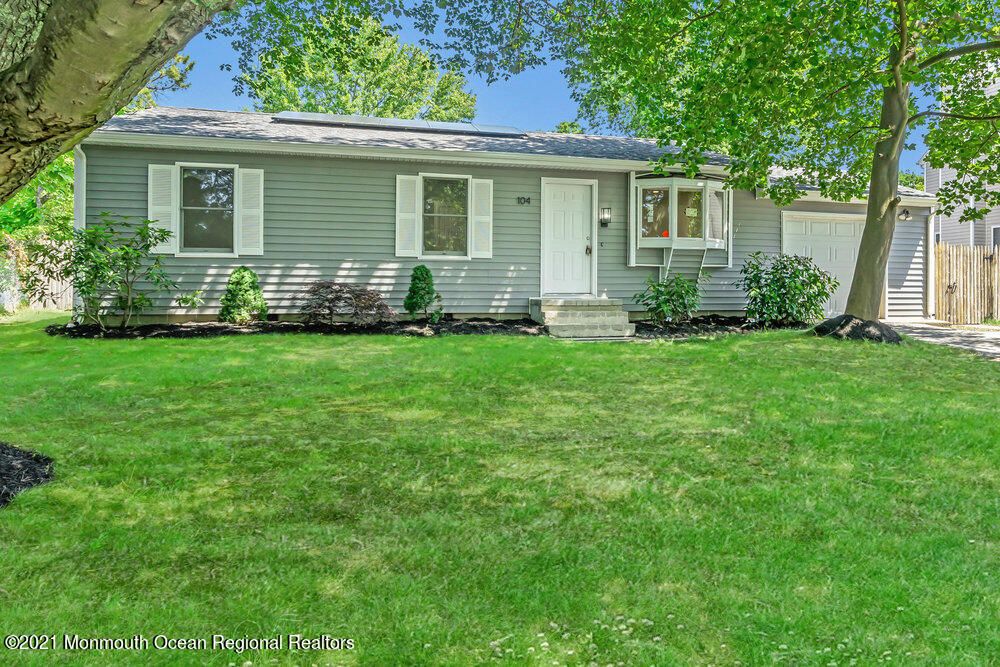 104 Bowline Rd, Manahawkin, NJ 08050