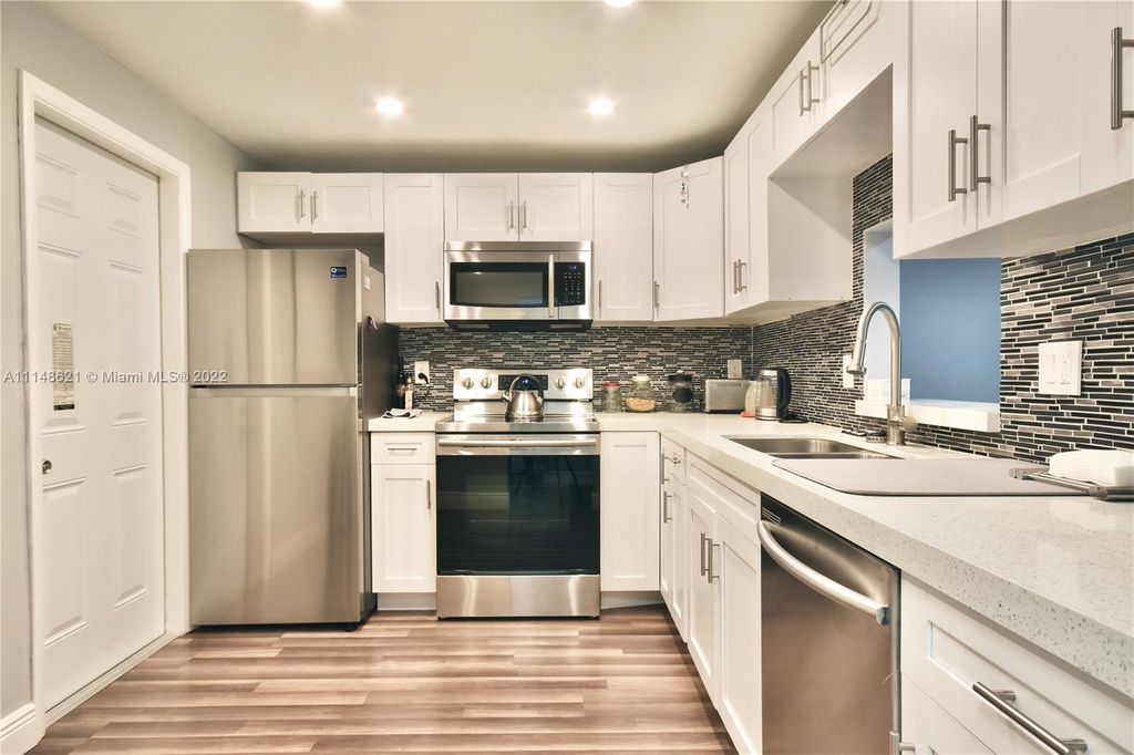 232 NE 12th Ave #202, Hallandale Beach, FL 33009
