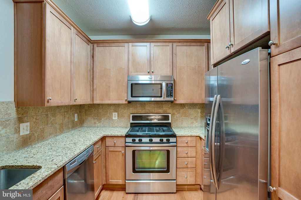 11750 Old Georgetown Rd #2324, Rockville, MD 20852