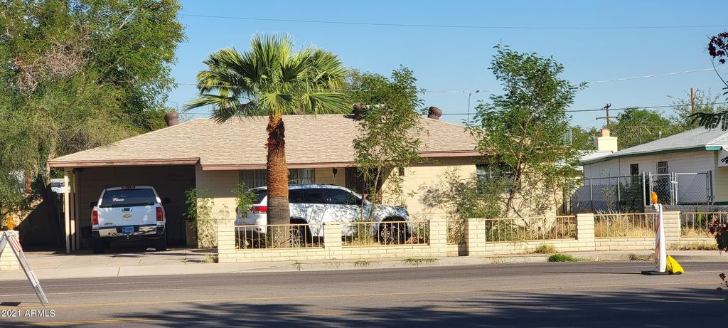 1715 N 32nd St, Phoenix, AZ 85008
