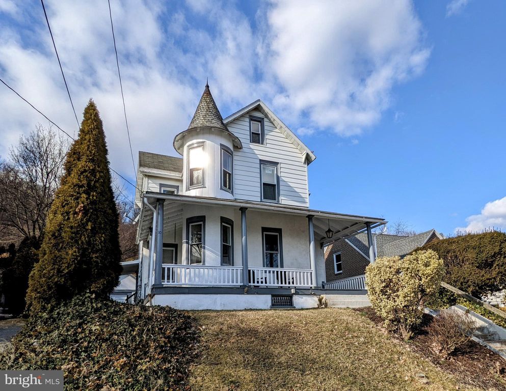 10 W 33rd St, Reading, PA 19606